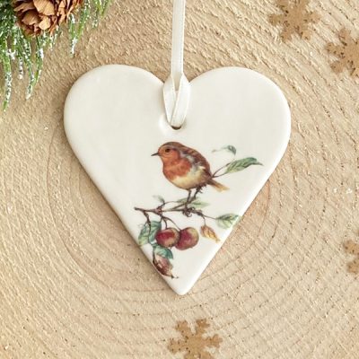 Robin decoration, heart