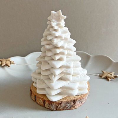 Medium Christmas tree with wooden base